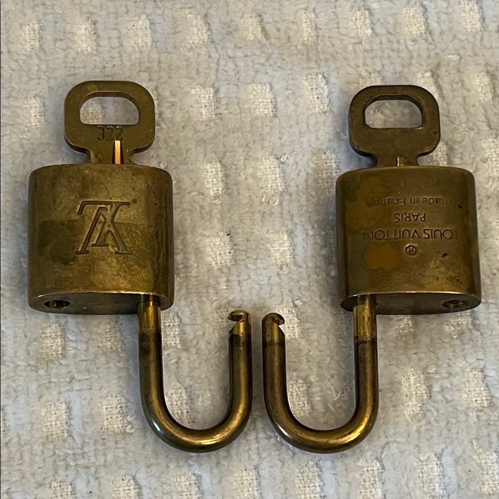 Louis Vuitton #314 & 322 Lock & Keys - Picture 6 of 8